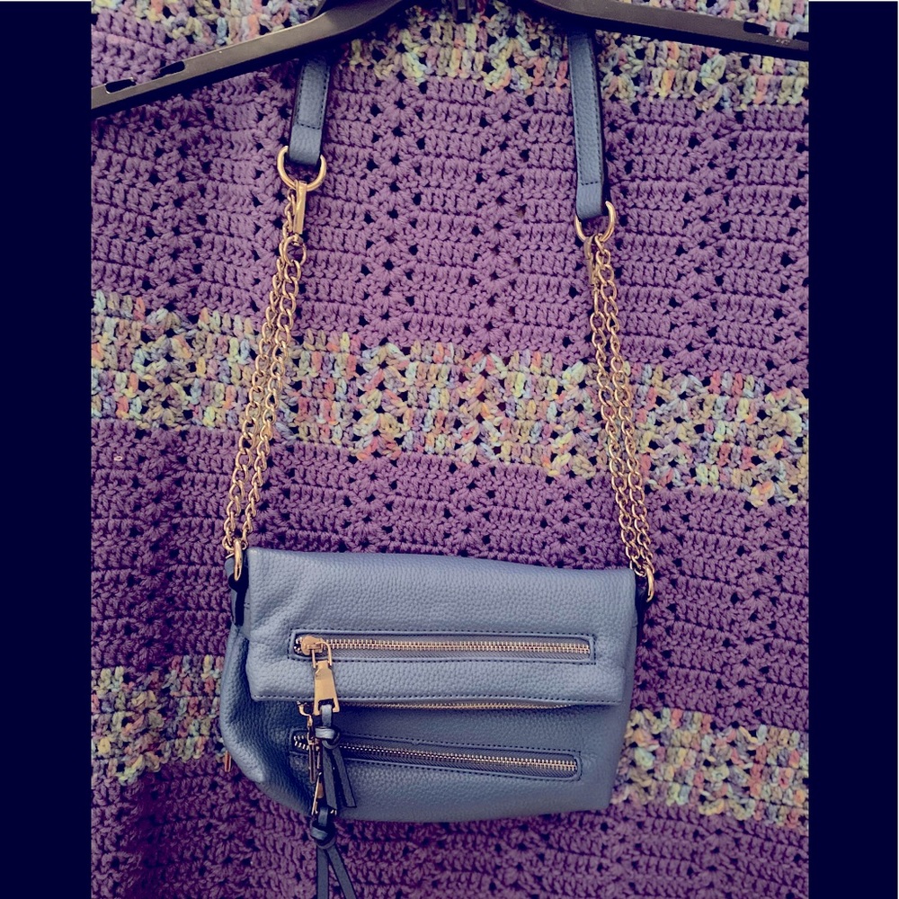 Cute pretty blue multi pocket zippered handbag